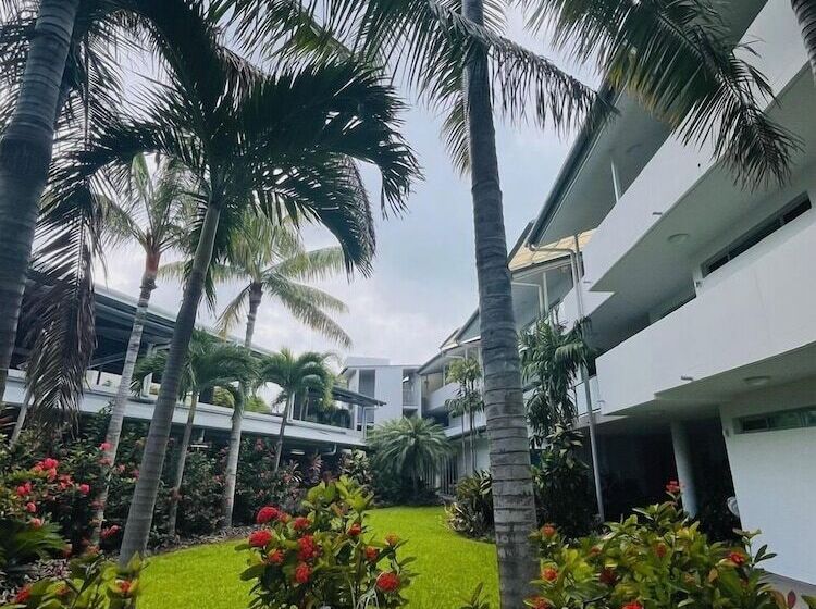 בית מלון כפרי At Marina Shores