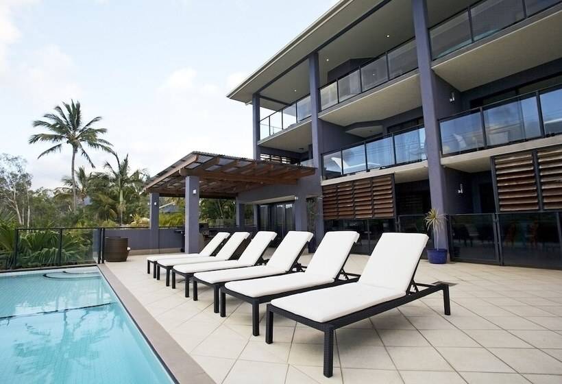 בית מלון כפרי At Waterfront Whitsunday Retreat  Adults Only