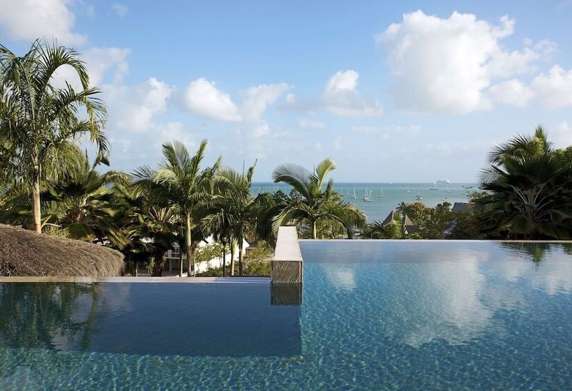 فندق At Water's Edge Resort