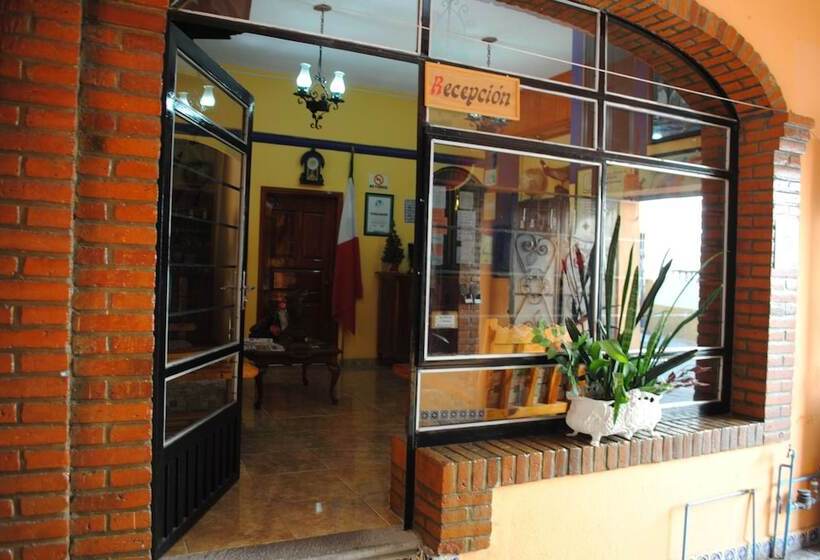 Отель Boutique Posada La Casona De Cortés