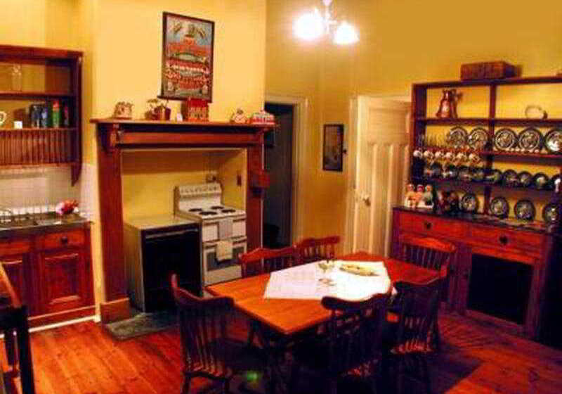 בית מלון כפרי Buxton Manor