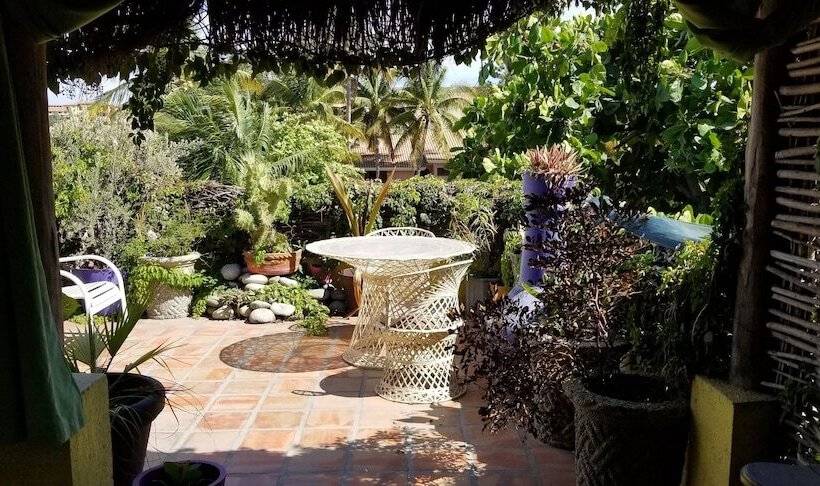 هتل Cabo Inn