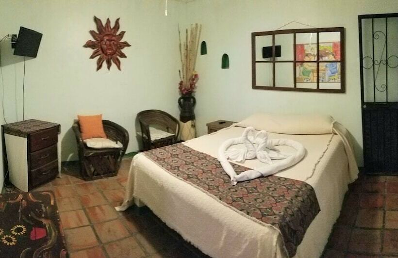 هتل Cabo Inn
