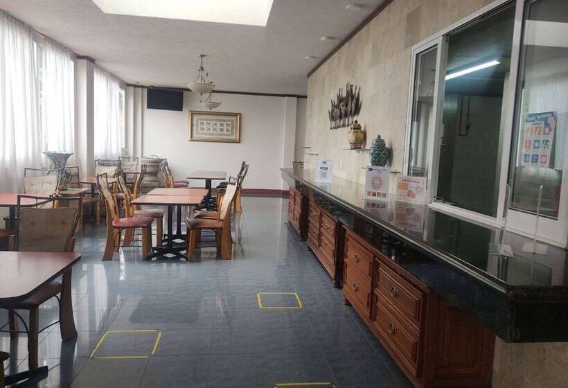 فندق Howard Johnson By Wyndham Toluca