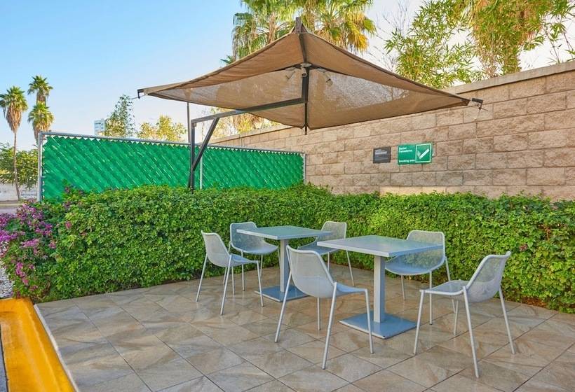 בית מלון כפרי City Express By Marriott Los Mochis