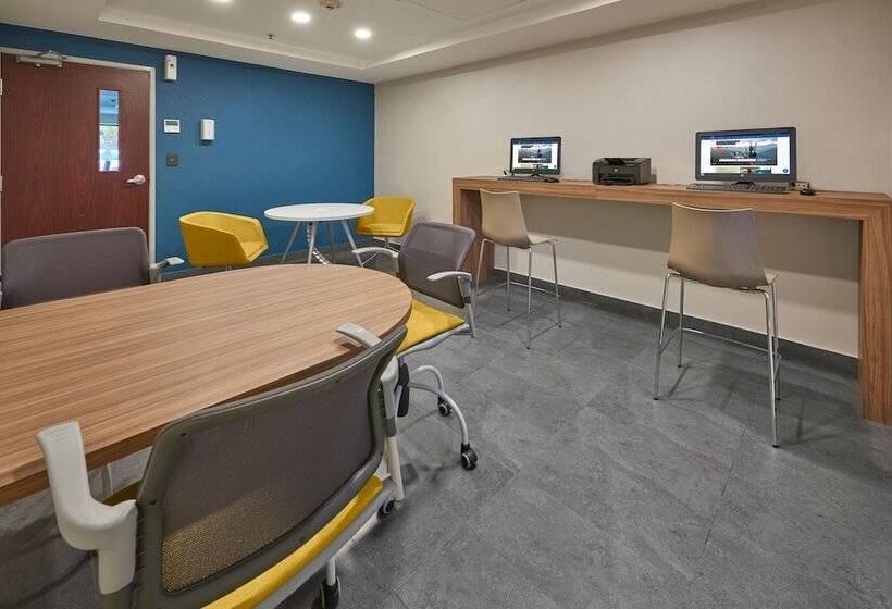 בית מלון כפרי City Express By Marriott Los Mochis