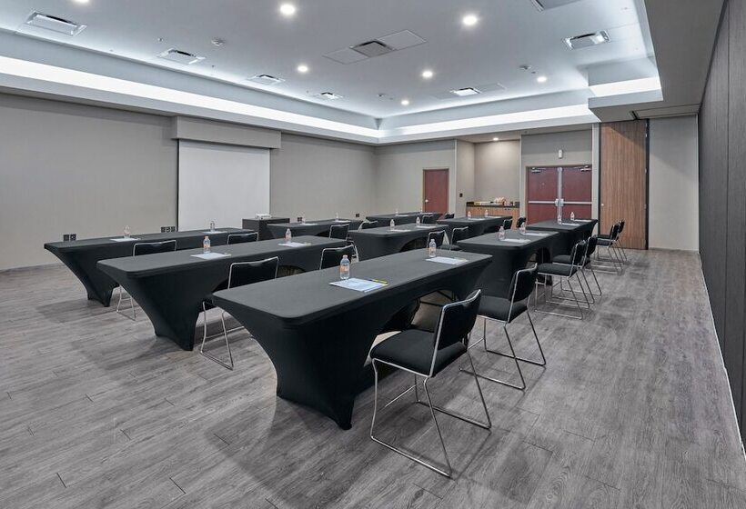 בית מלון כפרי City Express By Marriott Los Mochis