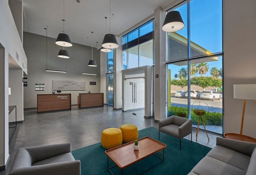 בית מלון כפרי City Express By Marriott Los Mochis