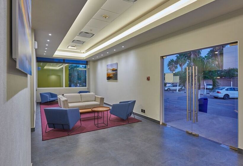 בית מלון כפרי City Express By Marriott Los Mochis