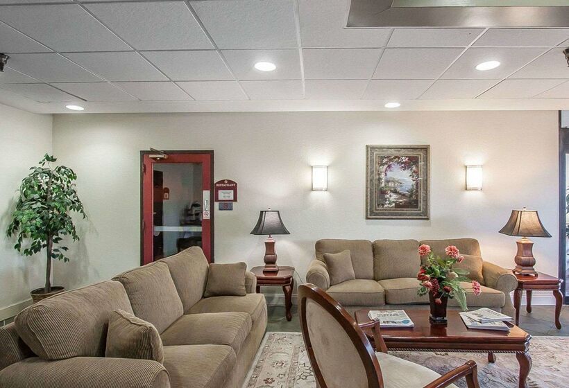 فندق Clarion Inn