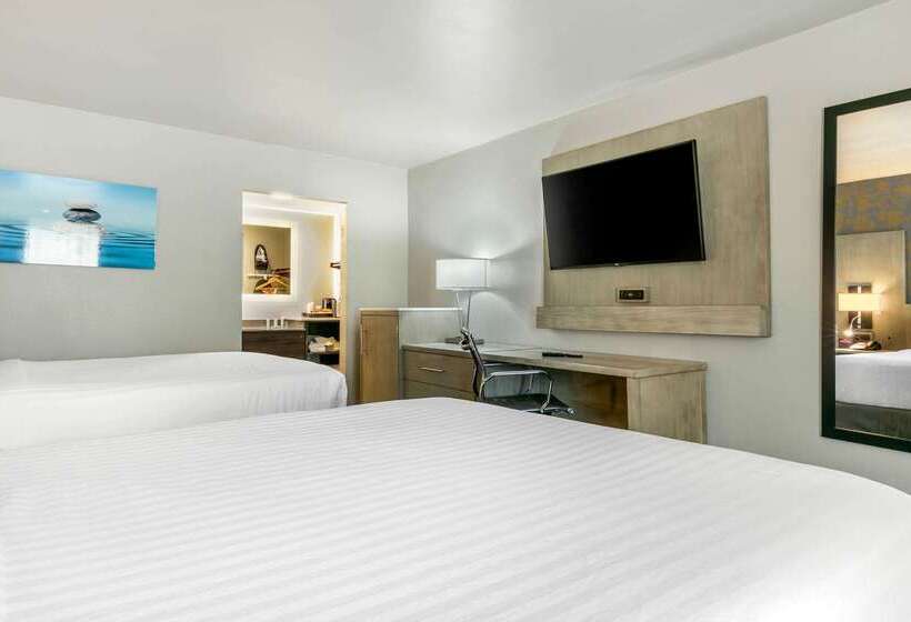 فندق Clarion Inn