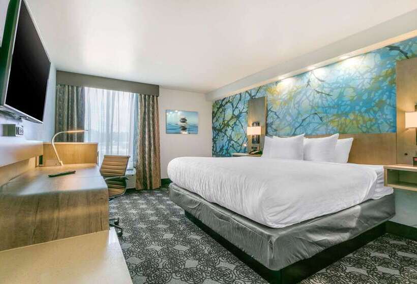 فندق Clarion Inn