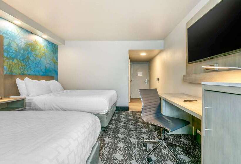 فندق Clarion Inn