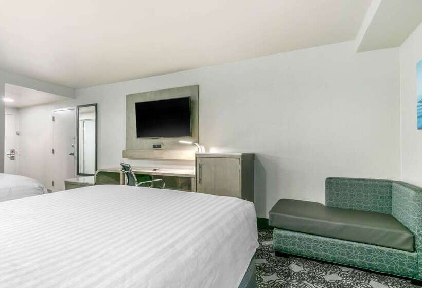 فندق Clarion Inn