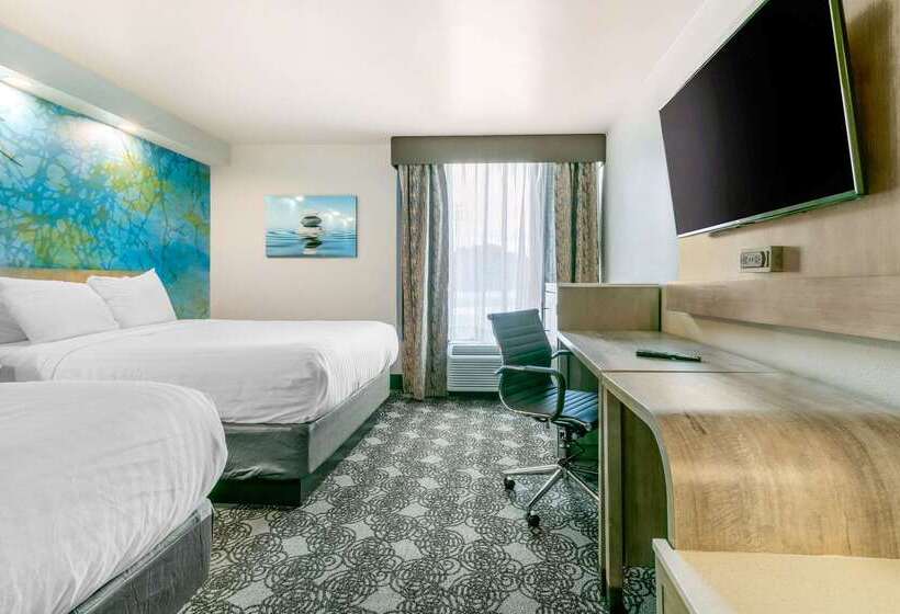 فندق Clarion Inn