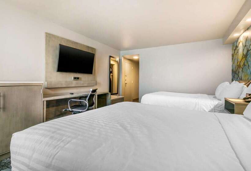 فندق Clarion Inn