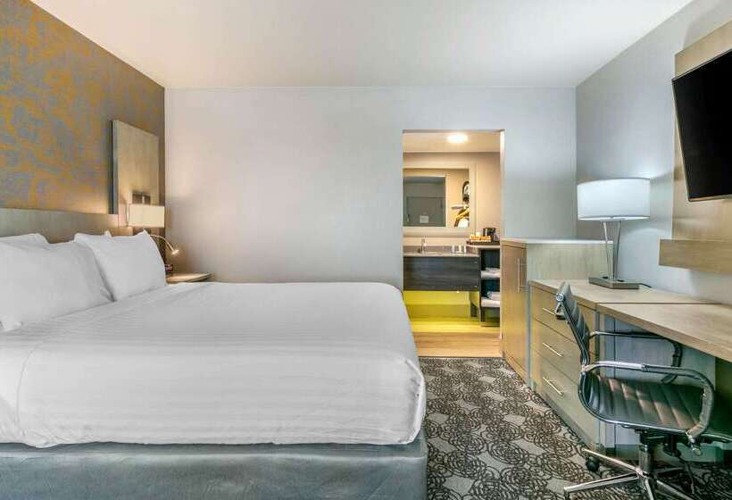 فندق Clarion Inn