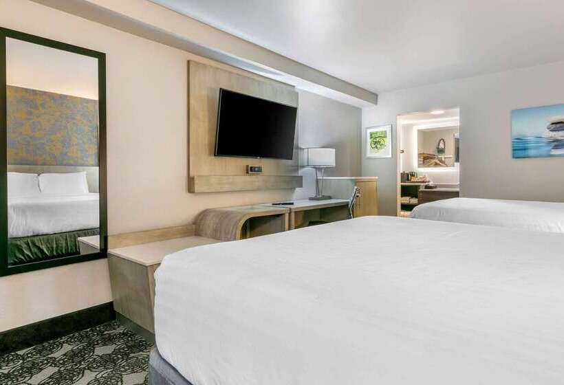 فندق Clarion Inn