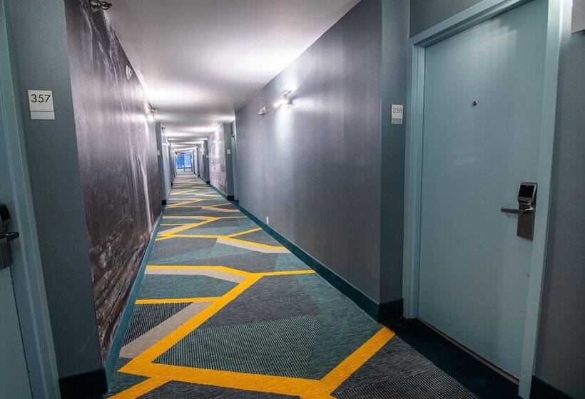 فندق Clarion Inn