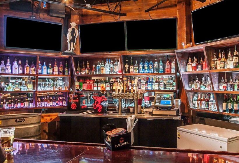 فندق Clarion Inn