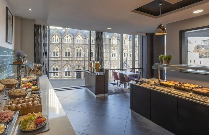 Clayton Hotel Cardiff