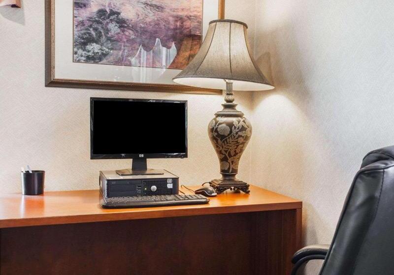 酒店 Quality Inn Kirkland