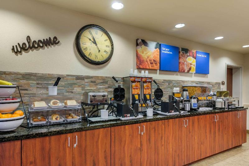 فندق Comfort Inn & Suites Airport