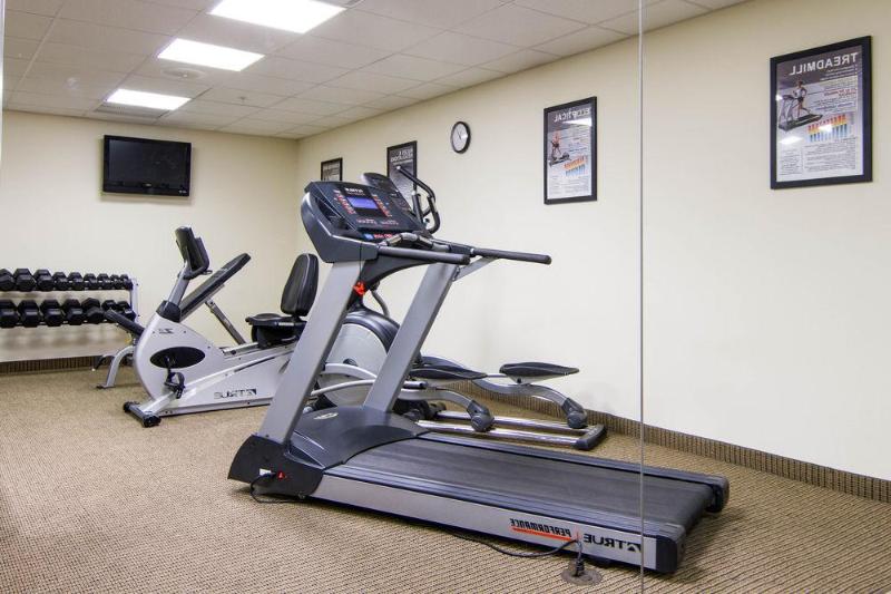 בית מלון כפרי Comfort Inn & Suites Airport