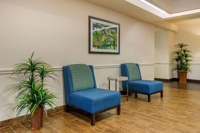 فندق Comfort Inn & Suites Airport