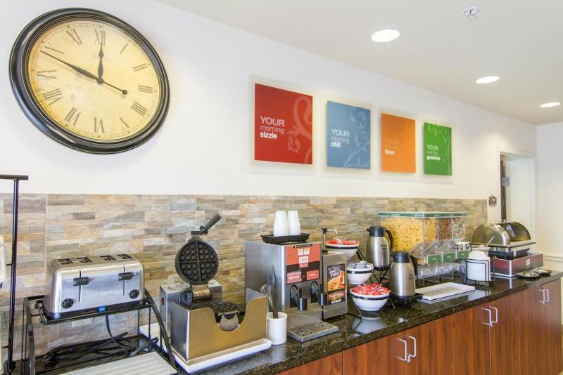 فندق Comfort Inn & Suites Airport