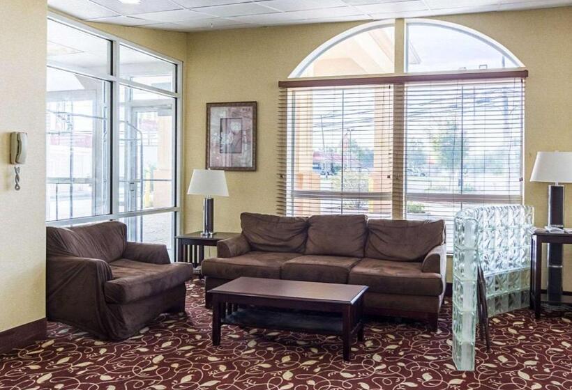 هتل Comfort Inn & Suites Chesapeake  Portsmouth