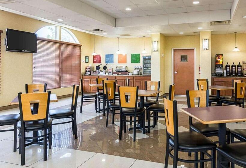 ホテル Comfort Inn & Suites Chesapeake  Portsmouth