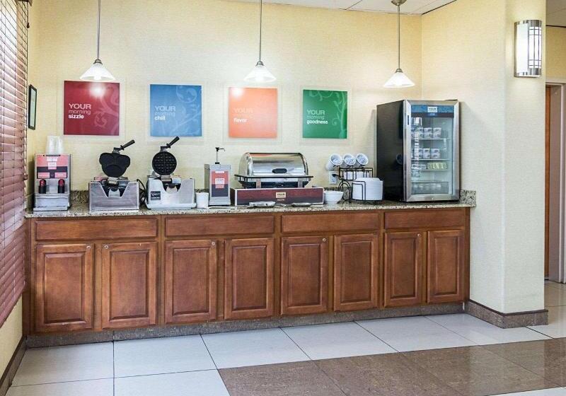 ホテル Comfort Inn & Suites Chesapeake  Portsmouth