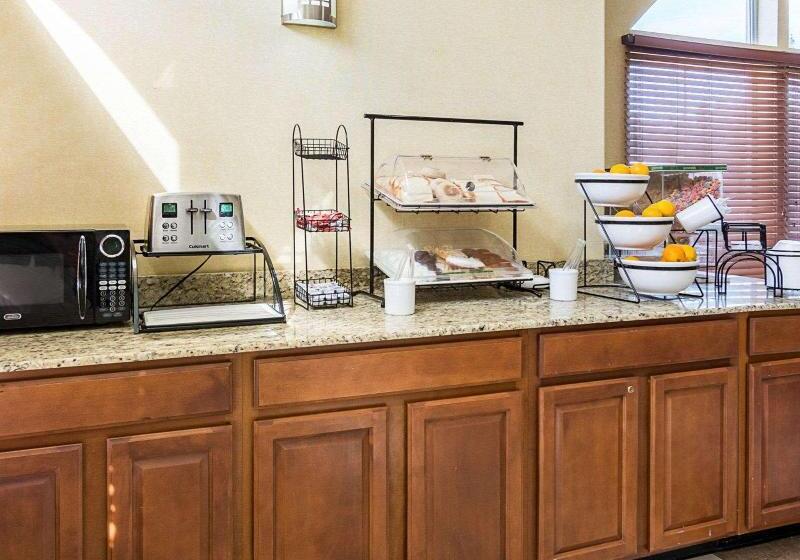 ホテル Comfort Inn & Suites Chesapeake  Portsmouth