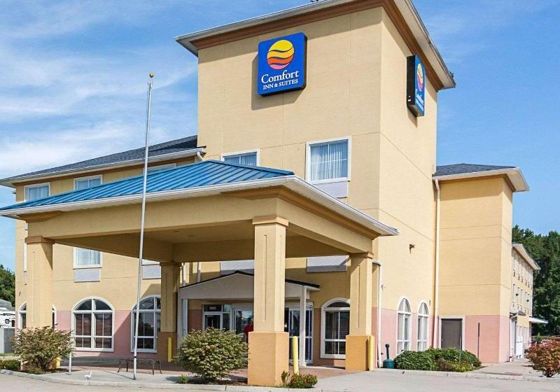 ホテル Comfort Inn & Suites Chesapeake  Portsmouth