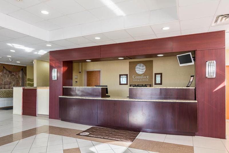 ホテル Comfort Inn & Suites Chesapeake  Portsmouth