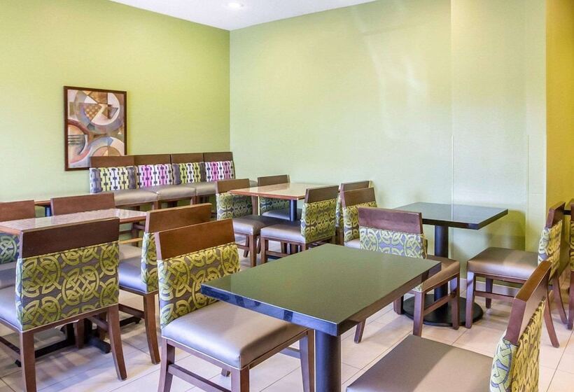 فندق Comfort Inn & Suites Near Tinley Park Amphitheater