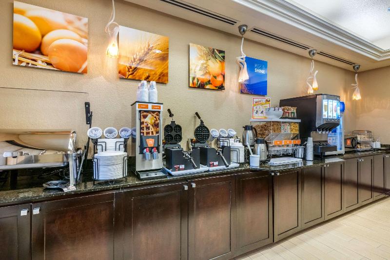 فندق Comfort Inn & Suites Northeast  Gateway