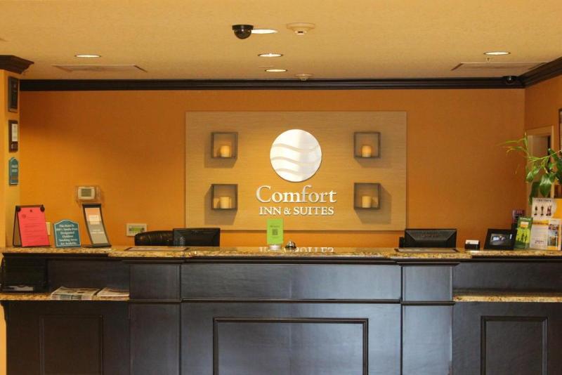 فندق Comfort Inn & Suites Northeast  Gateway