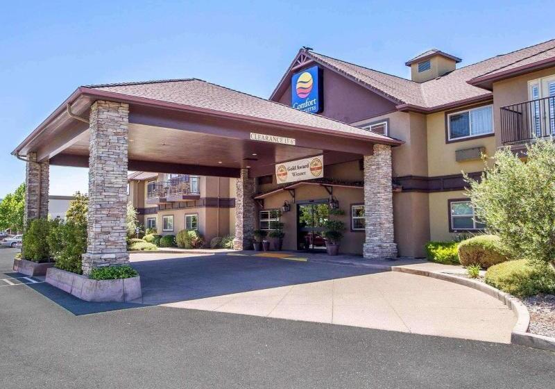 호텔 Comfort Inn & Suites Ukiah Mendocino County