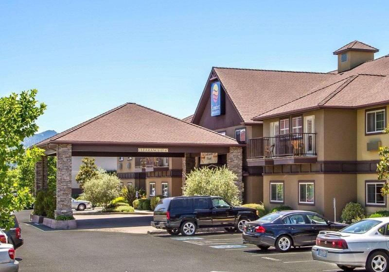 בית מלון כפרי Comfort Inn & Suites Ukiah Mendocino County