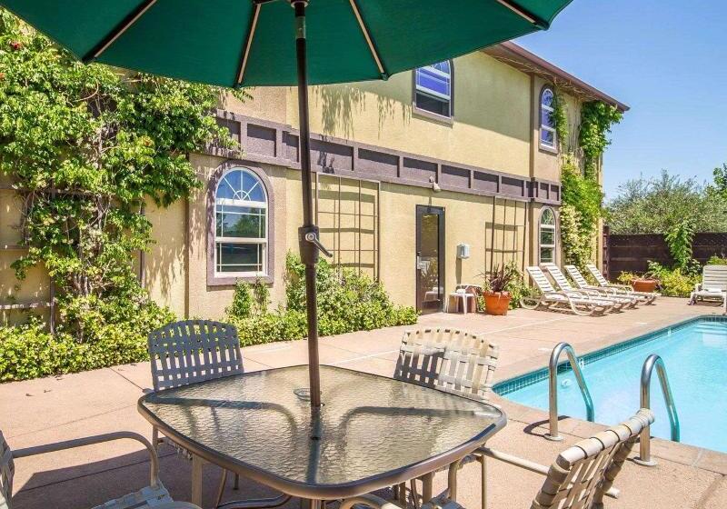 호텔 Comfort Inn & Suites Ukiah Mendocino County