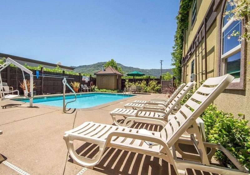 호텔 Comfort Inn & Suites Ukiah Mendocino County