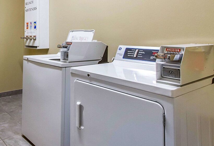 فندق Comfort Suites