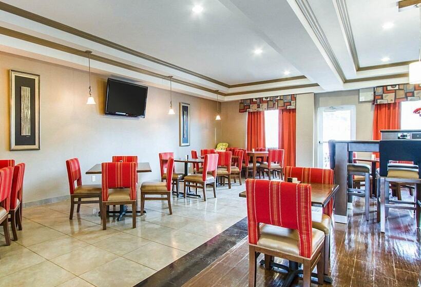 فندق Comfort Suites