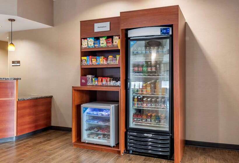 فندق Comfort Suites Airport