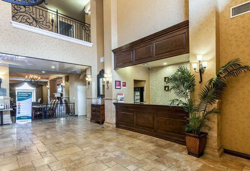 ホテル Comfort Suites Alamo Riverwalk