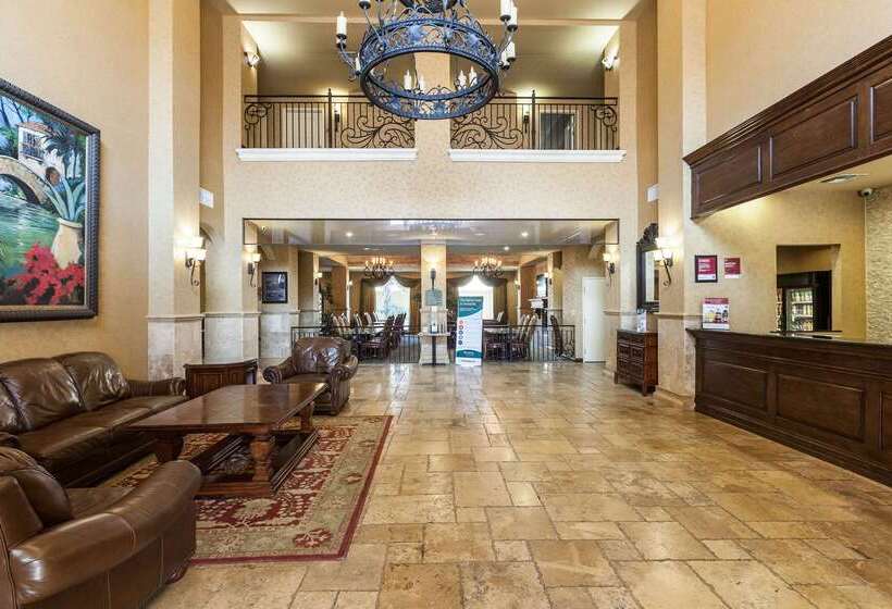 ホテル Comfort Suites Alamo Riverwalk
