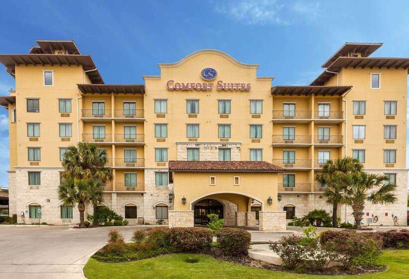 ホテル Comfort Suites Alamo Riverwalk