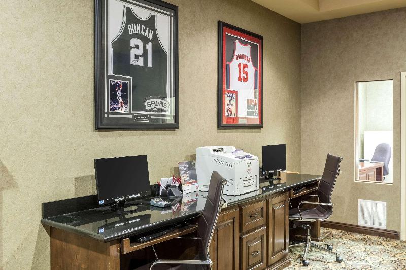 ホテル Comfort Suites Alamo Riverwalk